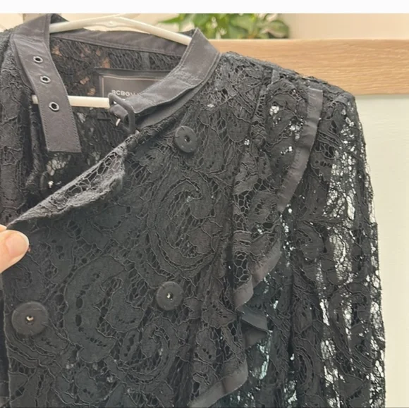 Bcbgmaxazria Lace Trench Size S - Picture 4 of 4